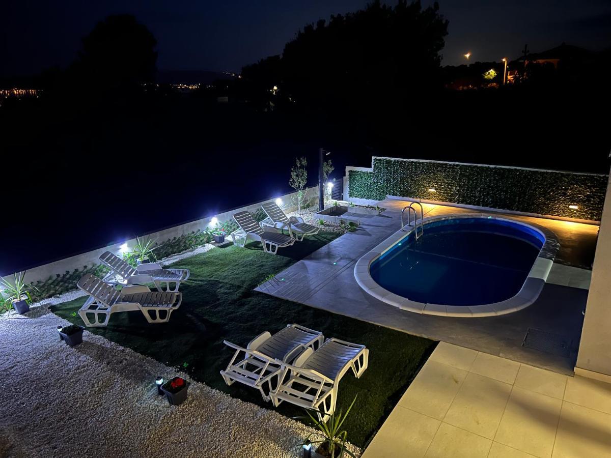 Villa Marta 3 Bedrooms, 2 Baths And Pool Kaštel Štafilić Exteriér fotografie
